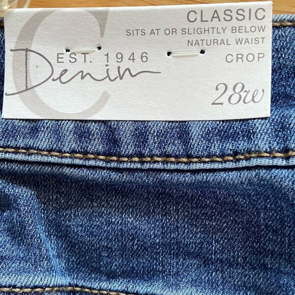 CATO Floral Embroidered Distressed Crop Jeans Sz 28W Blue Denim High Rise NWT - Picture 14 of 16